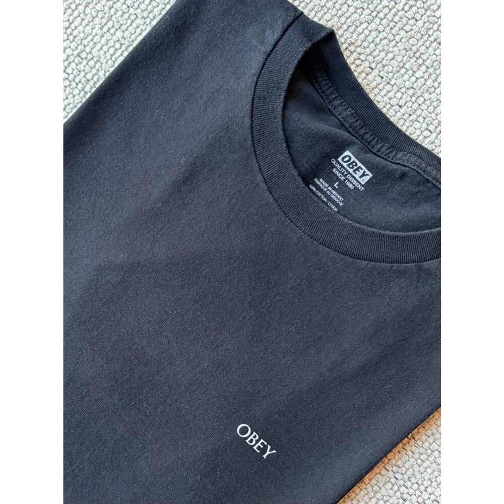 Men’s Obey Graphic T-Shirt –Large